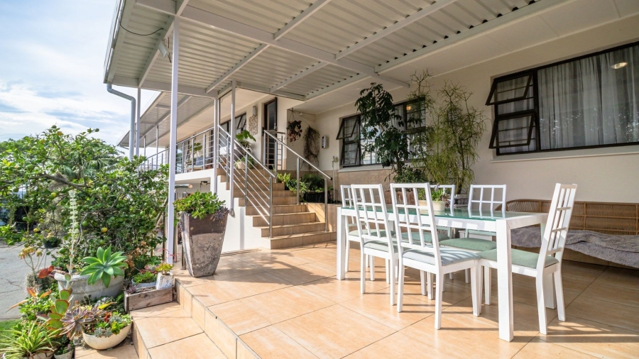 6 Bedroom Property for Sale in Gonubie North Eastern Cape